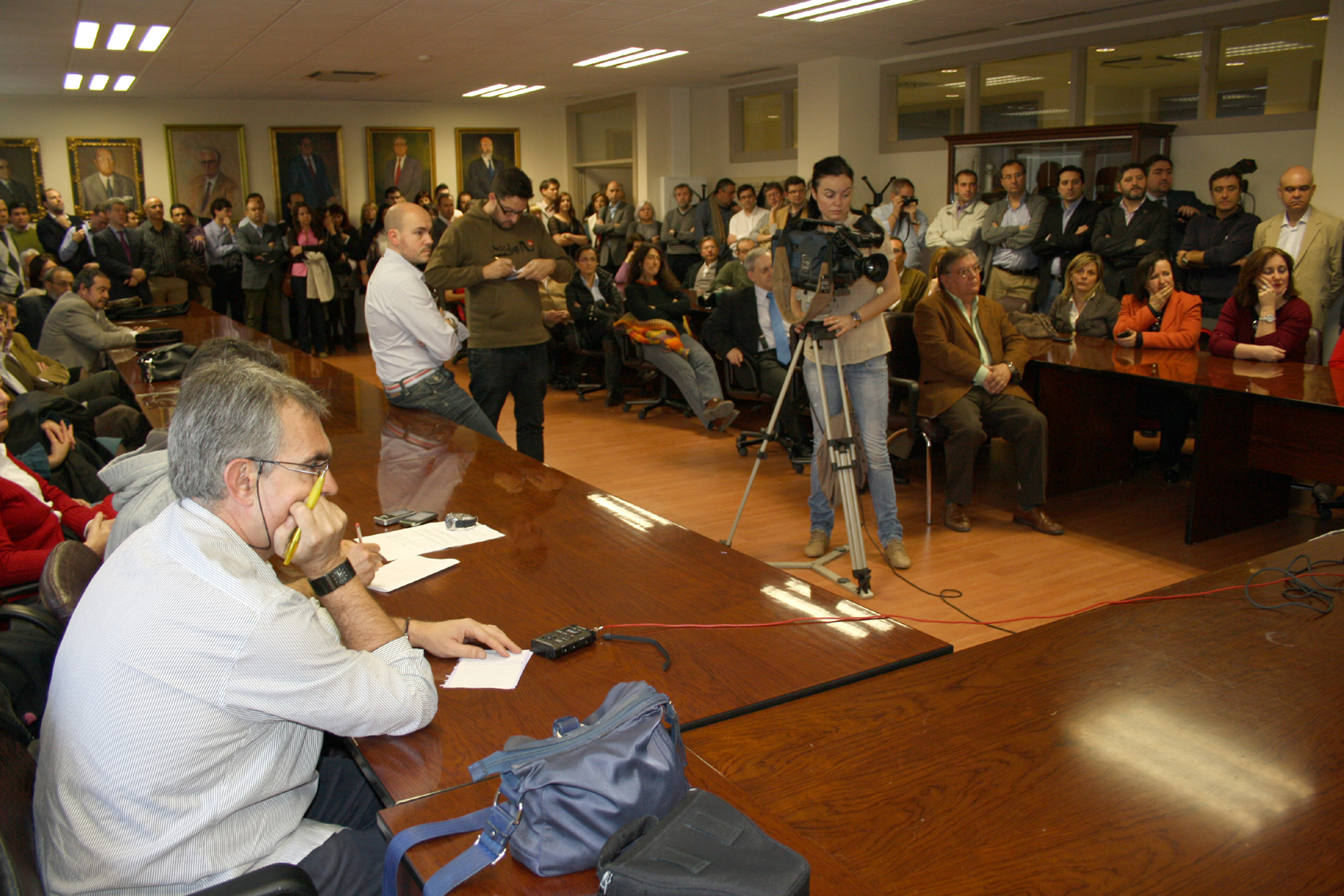 Momento de la presentación del programa electoral de Manuel Parras